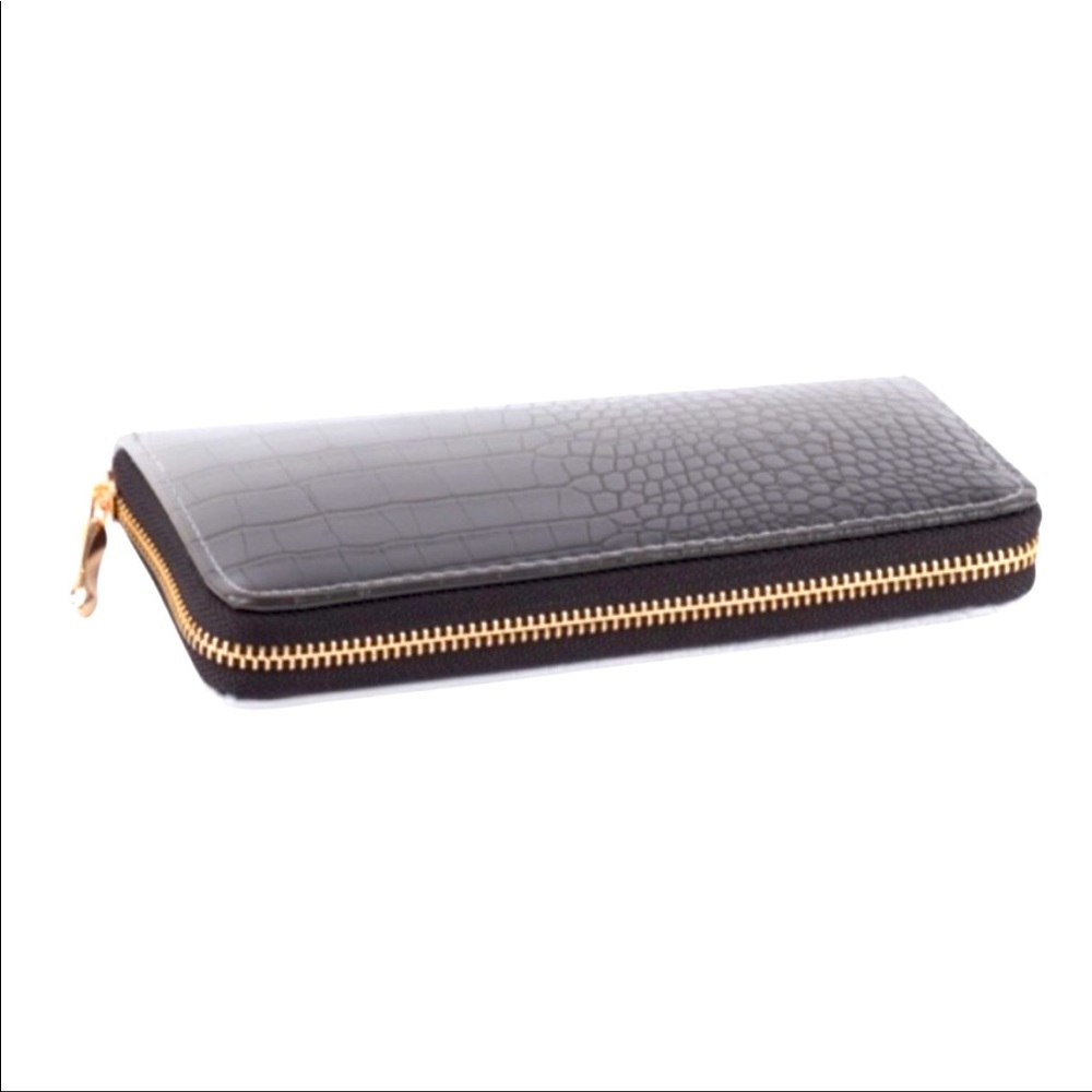 💥NWT💥 Black/Grey Ombré Wallet